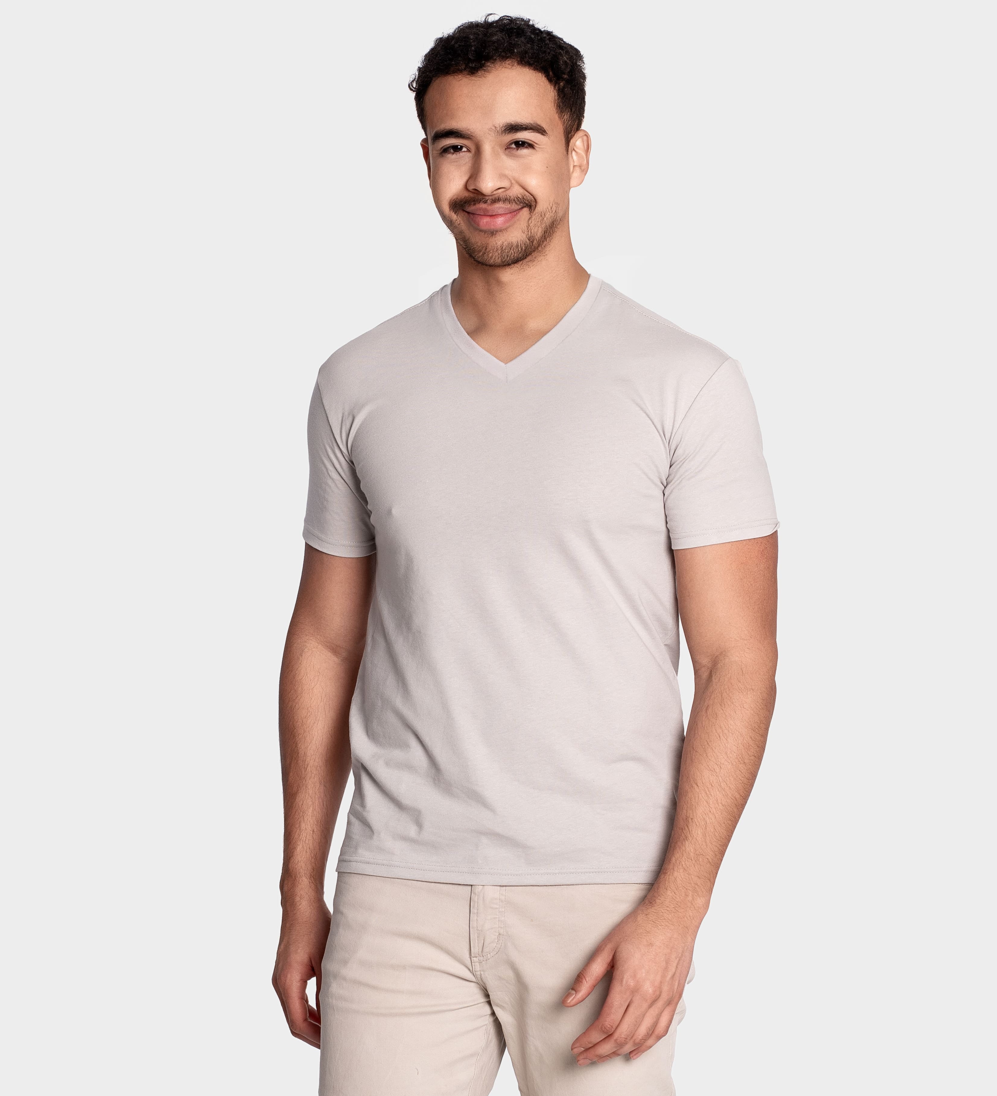 Signature T-Shirt mit V-Ausschnitt