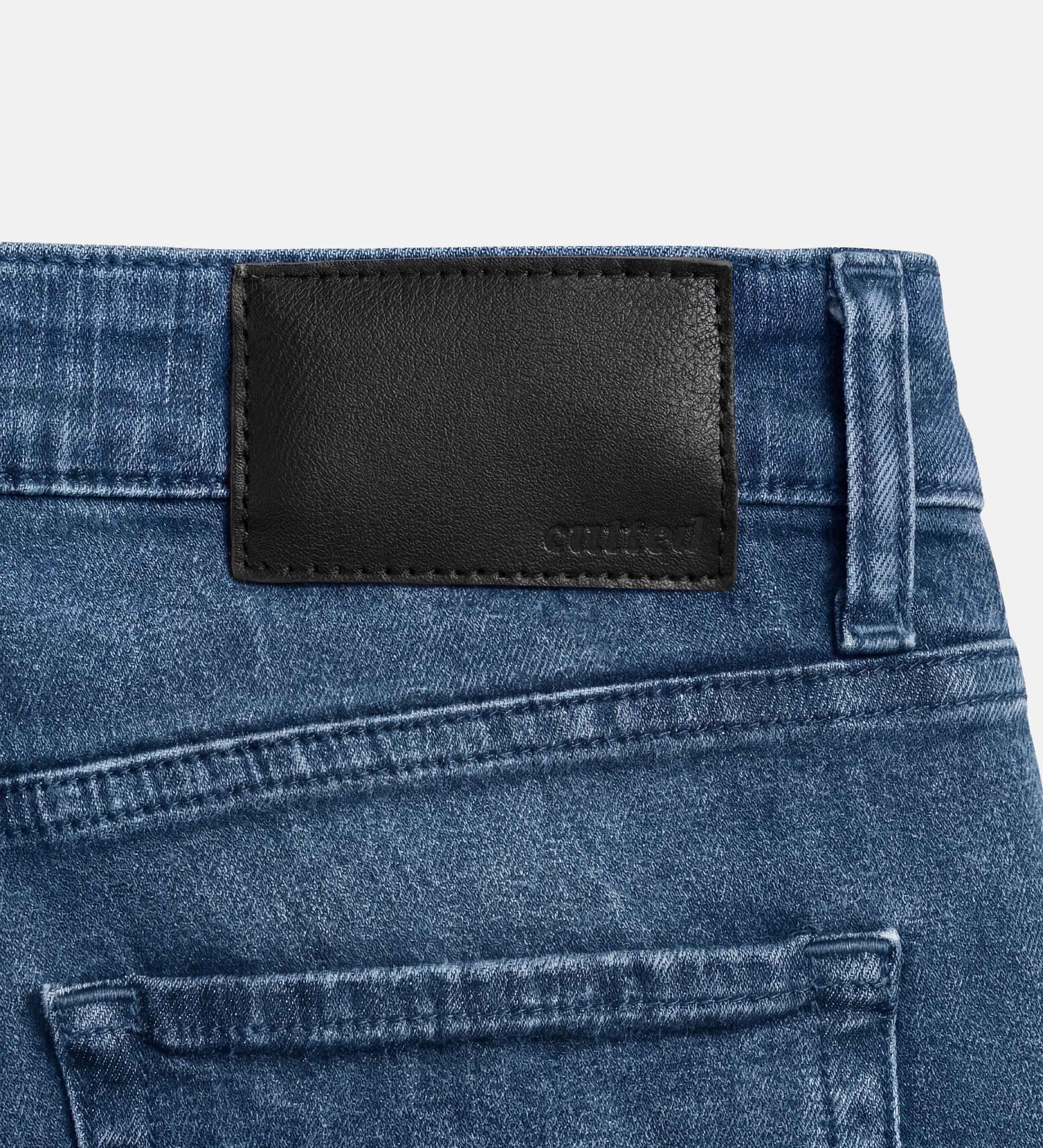 Signature Jeans